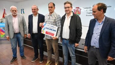 Ministro Gustavo Brandán entrega aportes a cooperativas en Río Cuarto