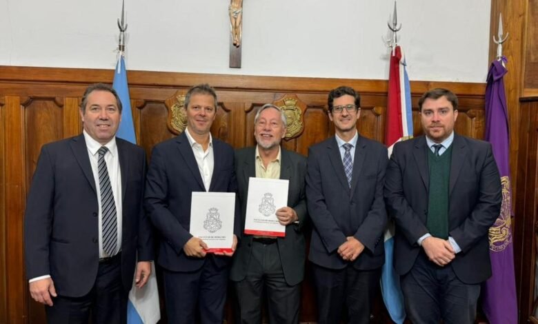 Firma del convenio entre Apross y la Facultad de Derecho de la UNC