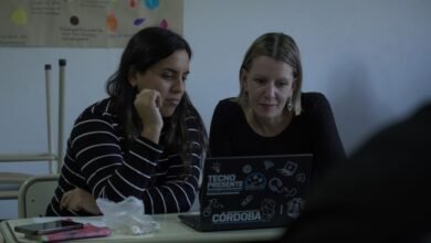 Docentes participando en un encuentro de Acompañamiento entre Colegas