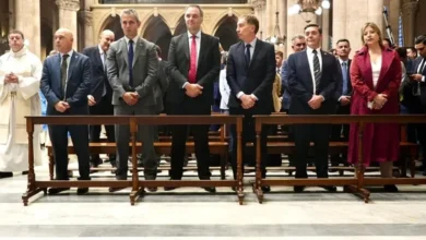 Manuel Adorni y Axel Kicillof en la misa en homenaje al Papa Francisco en la Basílica de Luján