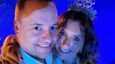 Manuel Adorni y su esposa Bettina Angeletti