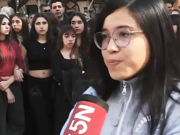 Suelta de globos en homenaje a Maitena Rojas