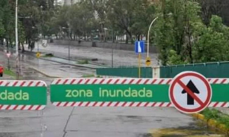 Imagen de la Costanera de Córdoba con agua acumulada