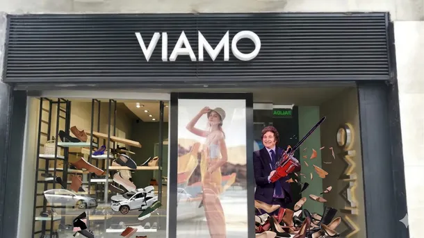 Imagen de una fábrica de calzado con empleados trabajando