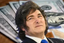 Javier Milei sonriendo