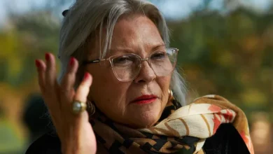 Elisa Carrió durante una entrevista, con una expresión seria y determinada