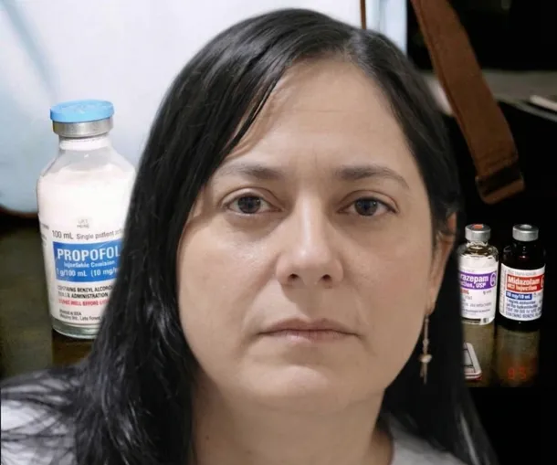 Médica de UTI hablando sobre el propofol