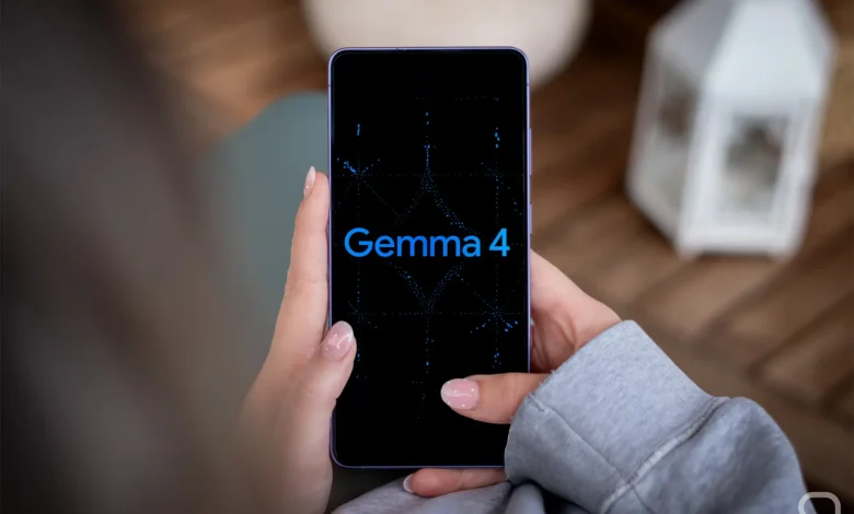 Imagen de un móvil con la IA Gemma 4 en funcionamiento