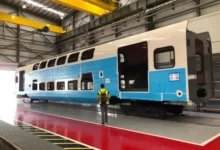 Tren de dos pisos con tecnología de última generación