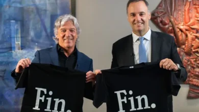 Manuel Adorni en una reunión oficial