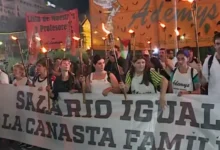 Marcha de antorchas por la aplicación de la Ley de Financiamiento Universitario