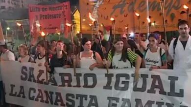 Marcha de antorchas por la aplicación de la Ley de Financiamiento Universitario