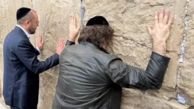 Javier Milei en el Muro de los Lamentos