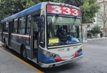 Imagen de un colectivo en el Gran Buenos Aires