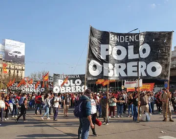 Imagen de una movilización de organizaciones sociales en la calle