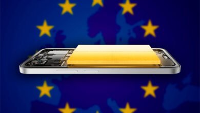 Imagen de un móvil con batería extraíble