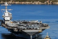 Portaaviones USS Nimitz y destructor USS Gridley en ejercicios militares conjuntos