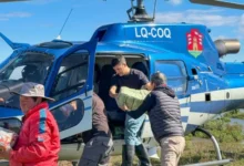 Helicóptero sobrevolando la zona afectada por la crecida del río Dulce