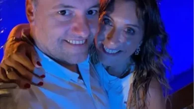 Manuel Adorni y su familia en un viaje a Aruba