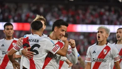Imagen del equipo de River Plate en acción durante un partido de la Copa Sudamericana
