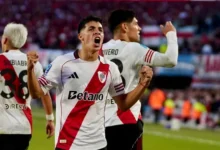Imagen de los jugadores de River Plate celebrando una victoria