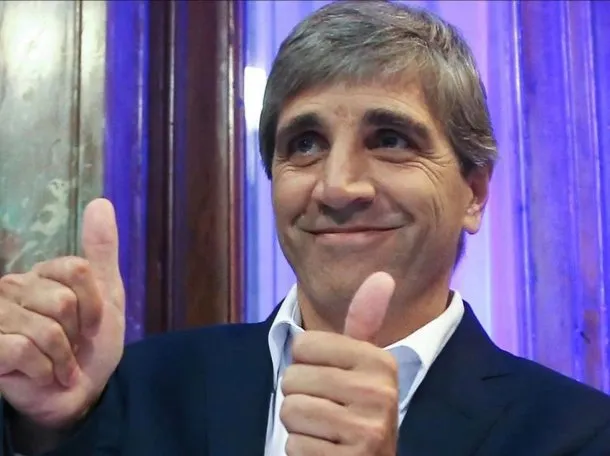 Luis Caputo, ministro de Economía, defiende créditos hipotecarios para funcionarios libertarios