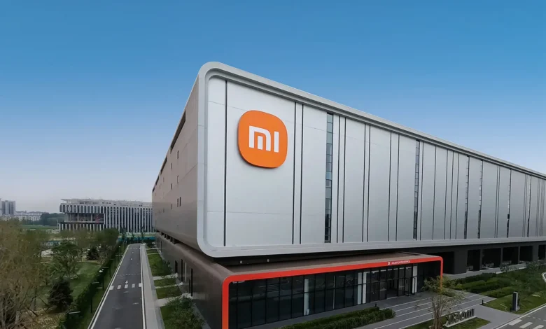Imagen de un paquete de Xiaomi siendo entregado