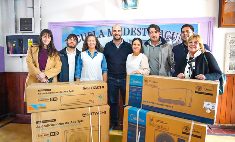 Entrega de insumos en el Colegio Modesto Acuña