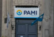 Imagen de una persona mayor con problemas de visión