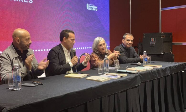 Imagen de la presentación de las obras de Susana Romano Sued y Susana Cabuchi en la Feria del Libro de Buenos Aires