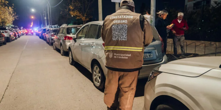 Imagen de un estacionamiento medido en la ciudad de Córdoba