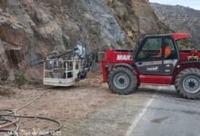 Imagen del Camino de Altas Cumbres con trabajos de mantenimiento en curso