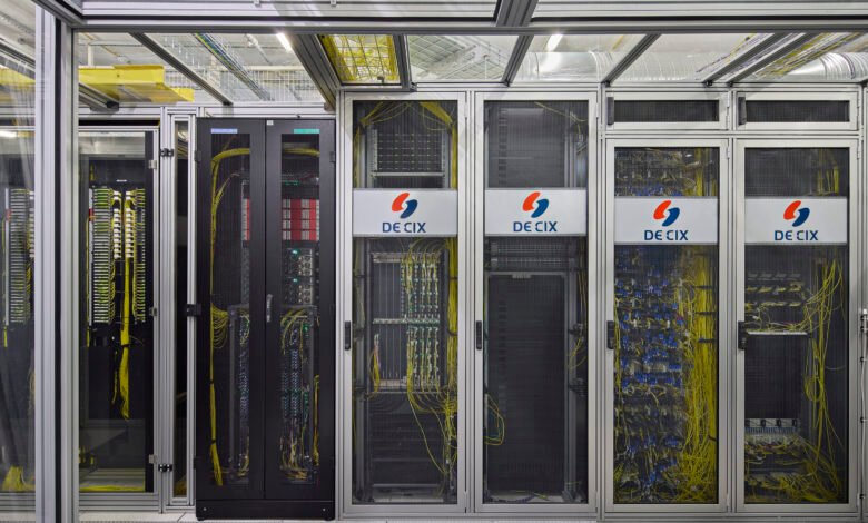 Imagen de un centro de datos de DE-CIX