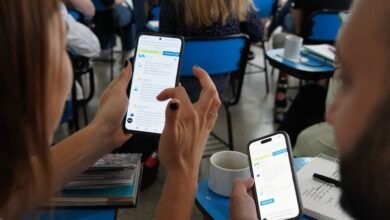 Docentes participando en una capacitación de Inteligencia Artificial