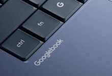 Imagen del nuevo Googlebook con glowbar y lector de huellas dactilares
