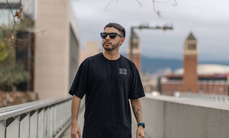Imagen de la fachada del barrio Güemes con música en vivo y DJs