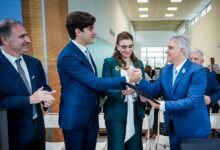 Llaryora en gira por el sur provincial