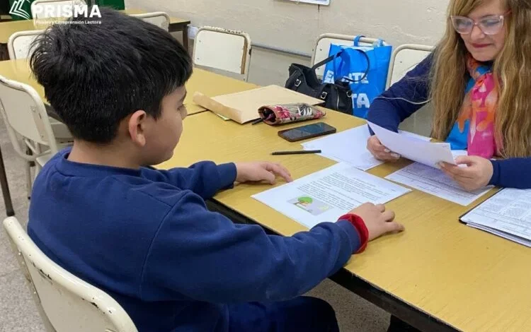 Estudiantes participando en las pruebas Prisma