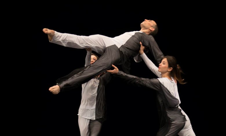 Ana Garat en acción durante una de sus clases de danza contemporánea