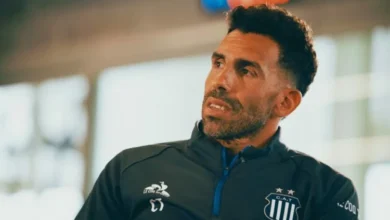 Carlos Tévez en el banco de Talleres de Córdoba