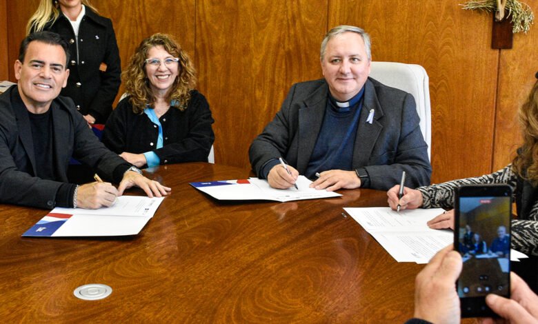 Firma del acuerdo de colaboración entre la Agencia Córdoba Cultura, la Fundación Desafiarte y la Universidad Católica de Córdoba