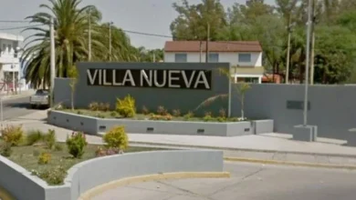 Desfile cívico-militar en Villa Nueva para celebrar el 25 de mayo