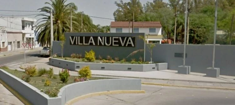 Desfile cívico-militar en Villa Nueva para celebrar el 25 de mayo