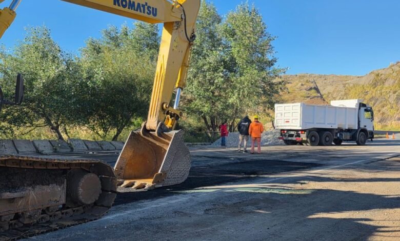 Imagen del Camino de Altas Cumbres con trabajos de protección en curso