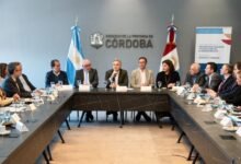 Gobernador Martín Llaryora y autoridades en la Mesa Provincial de Análisis de Narcocriminalidad