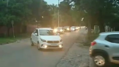 Imagen de la caravana de vecinos y comerciantes en Villa Allende