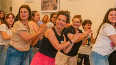 Docentes de Educación Física participando en un Club de Lectura