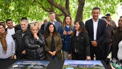 Imagen del acto de inicio de la construcción del polideportivo social de barrio La Esperanza
