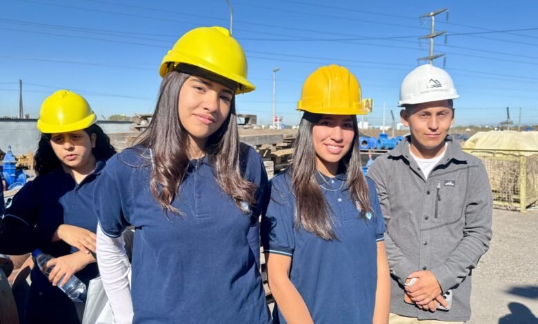 Estudiantes en prácticas formativas en una empresa