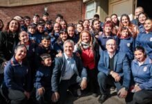 El gobernador Martín Llaryora durante su gira por Río Segundo